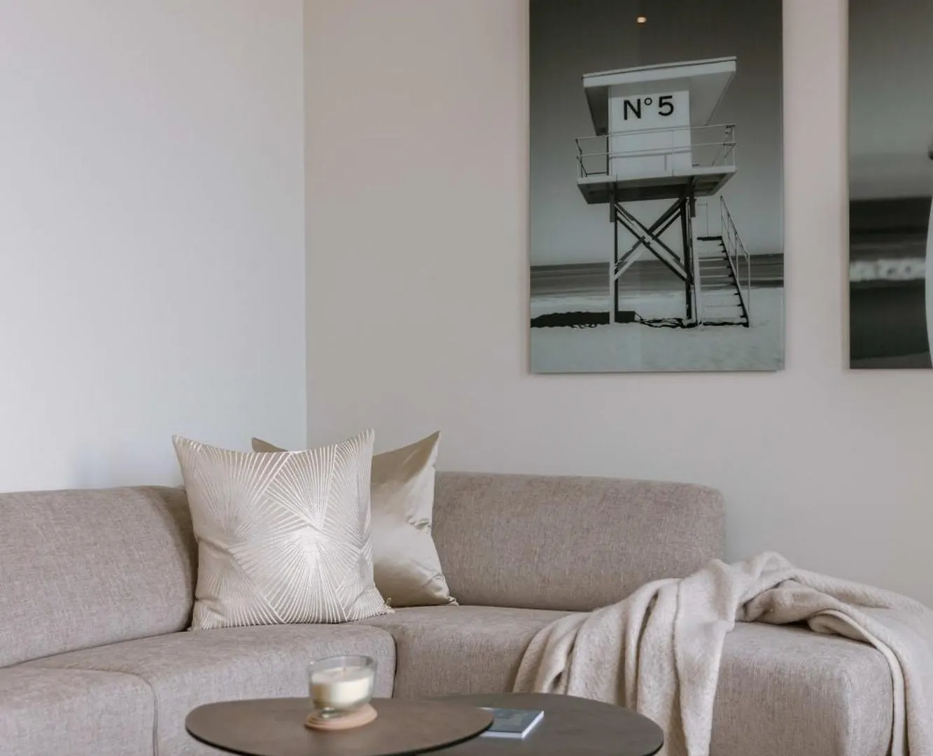 Huswell - Stunning Seafront Apartment With Modern Comforts And Dike Views Ostend 0*,  Belgium